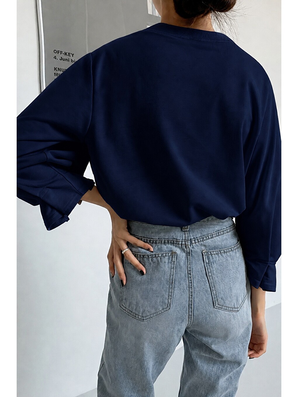 Lacivert Kadın Modern Kesim Fakir Kol Detaylı Oversize Basic Bluz-5