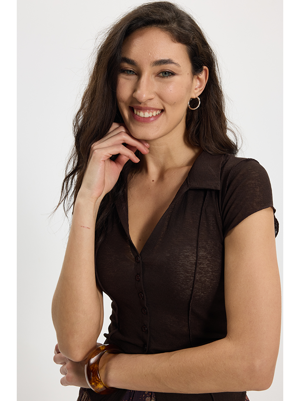 Kahverengi Kadın Slim Fit Dar Kesim Kısa Kollu Gömlek Yaka Koyu Kahve Gömlek-3