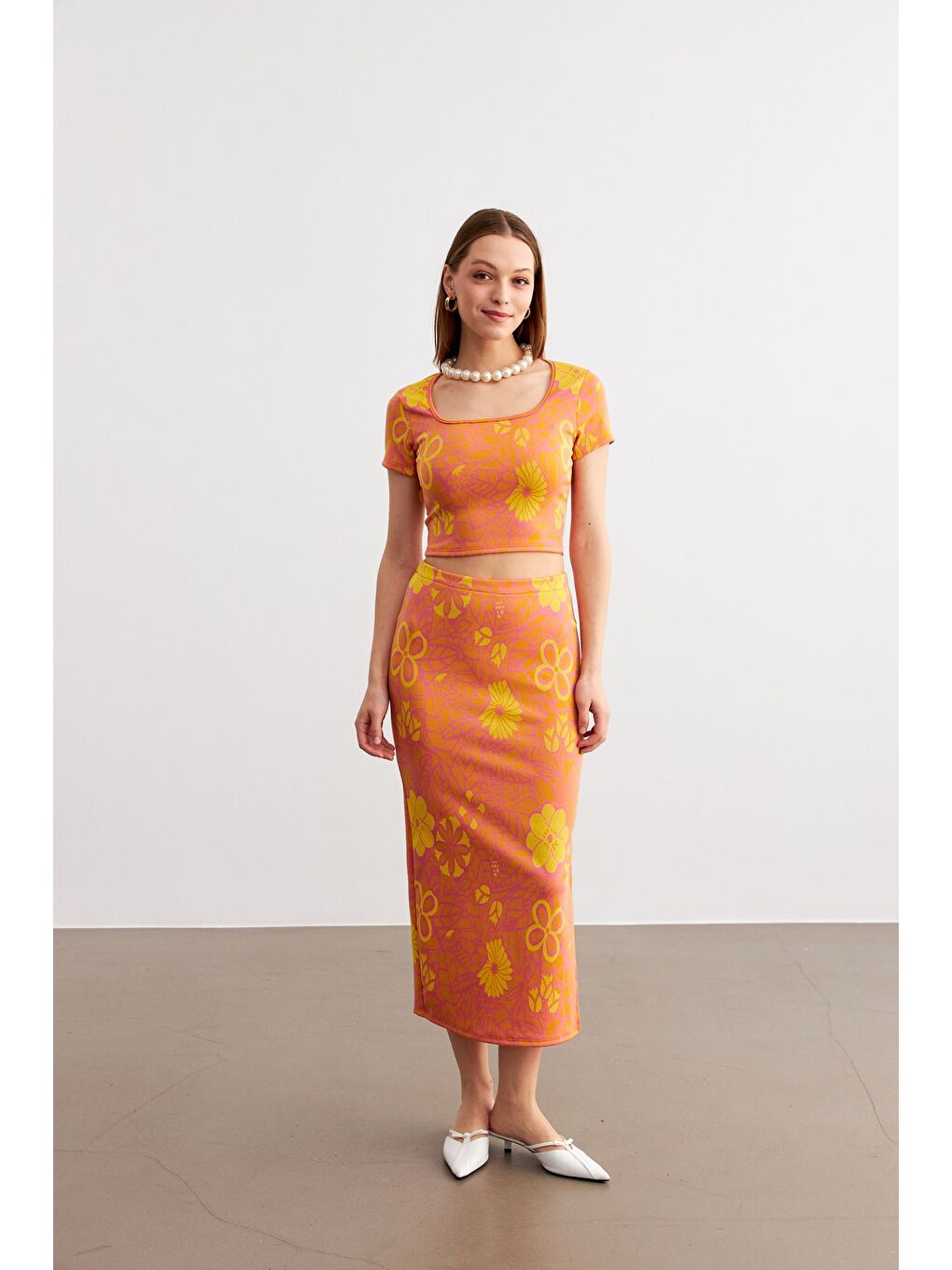 Kadın Turuncu Jakarlı Kumaş Kare Yaka Crop Maxi Boy Etekli Takım-1
