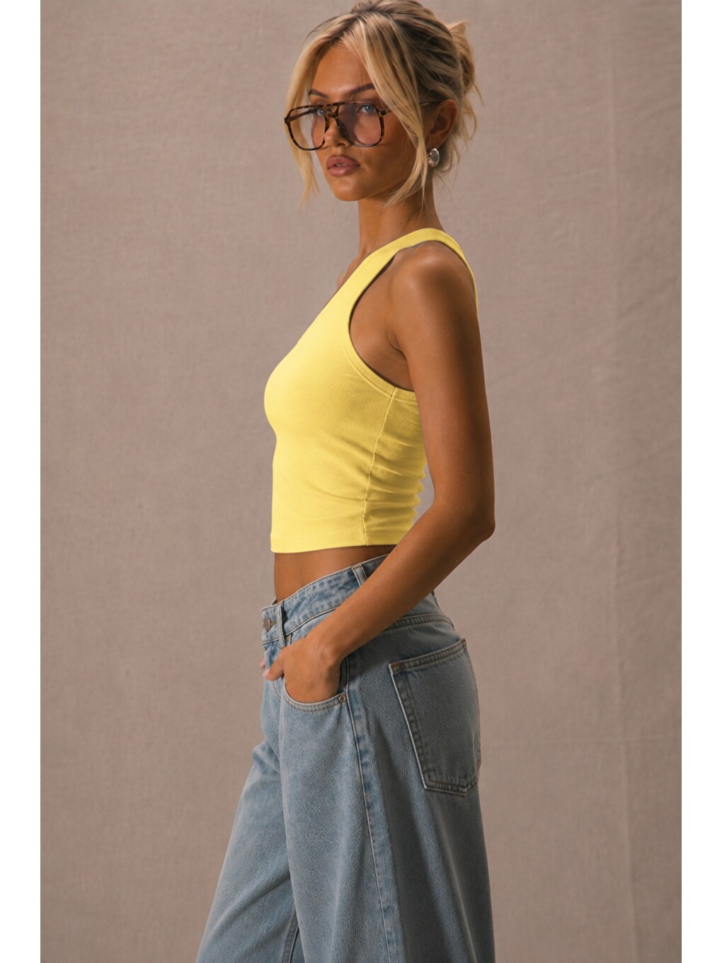 Sarı Kadın Tek Omuz Crop Atlet Esnek Slim Fit Süprem Kumaş Asimetrik Yaka Bluz-1