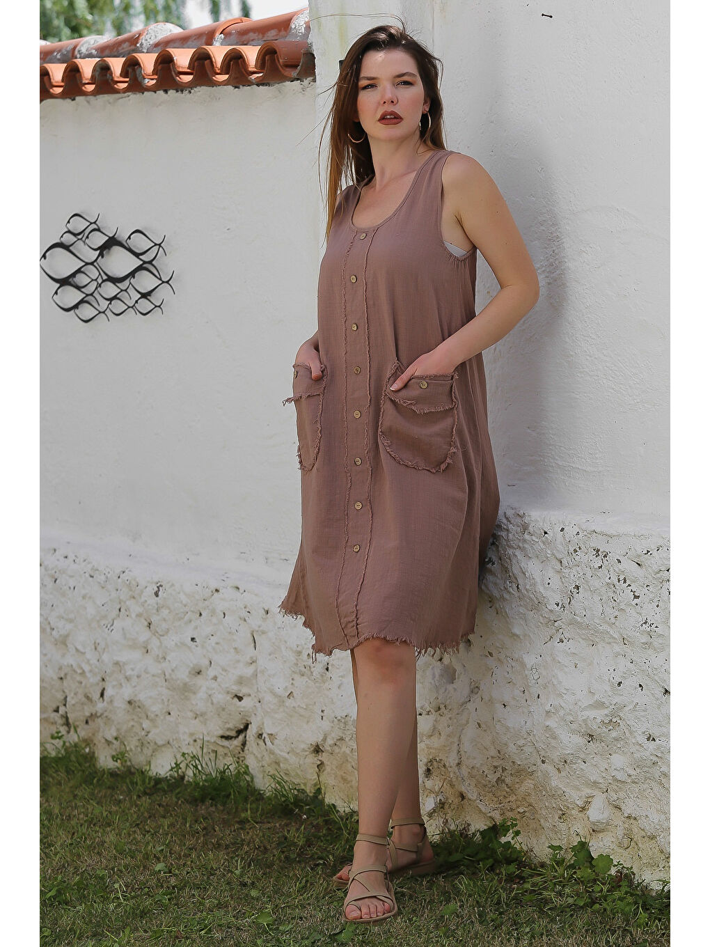 Kahverengi Açık Kahve Havuz Yaka Kolsuz Düğmeli Cepli Yıkamalı Pis Dikişli Casual Dokuma Elbise 105 55-1