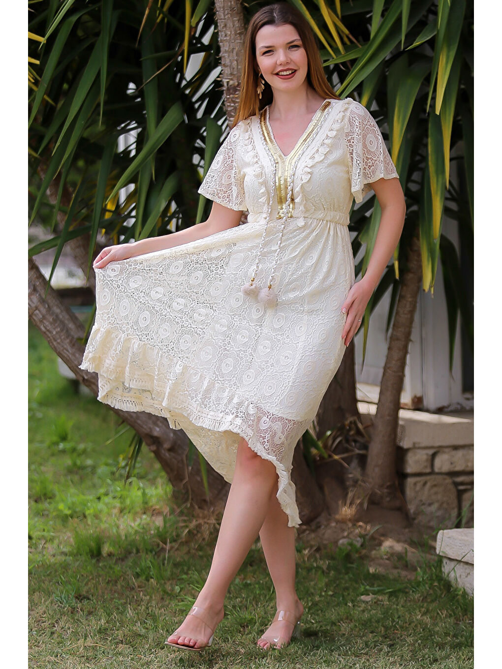 Bej V Yaka Mendil Kol Astarlı Püskül Detaylı Dantel Arkası Uzun Dokuma Casual Elbise-3