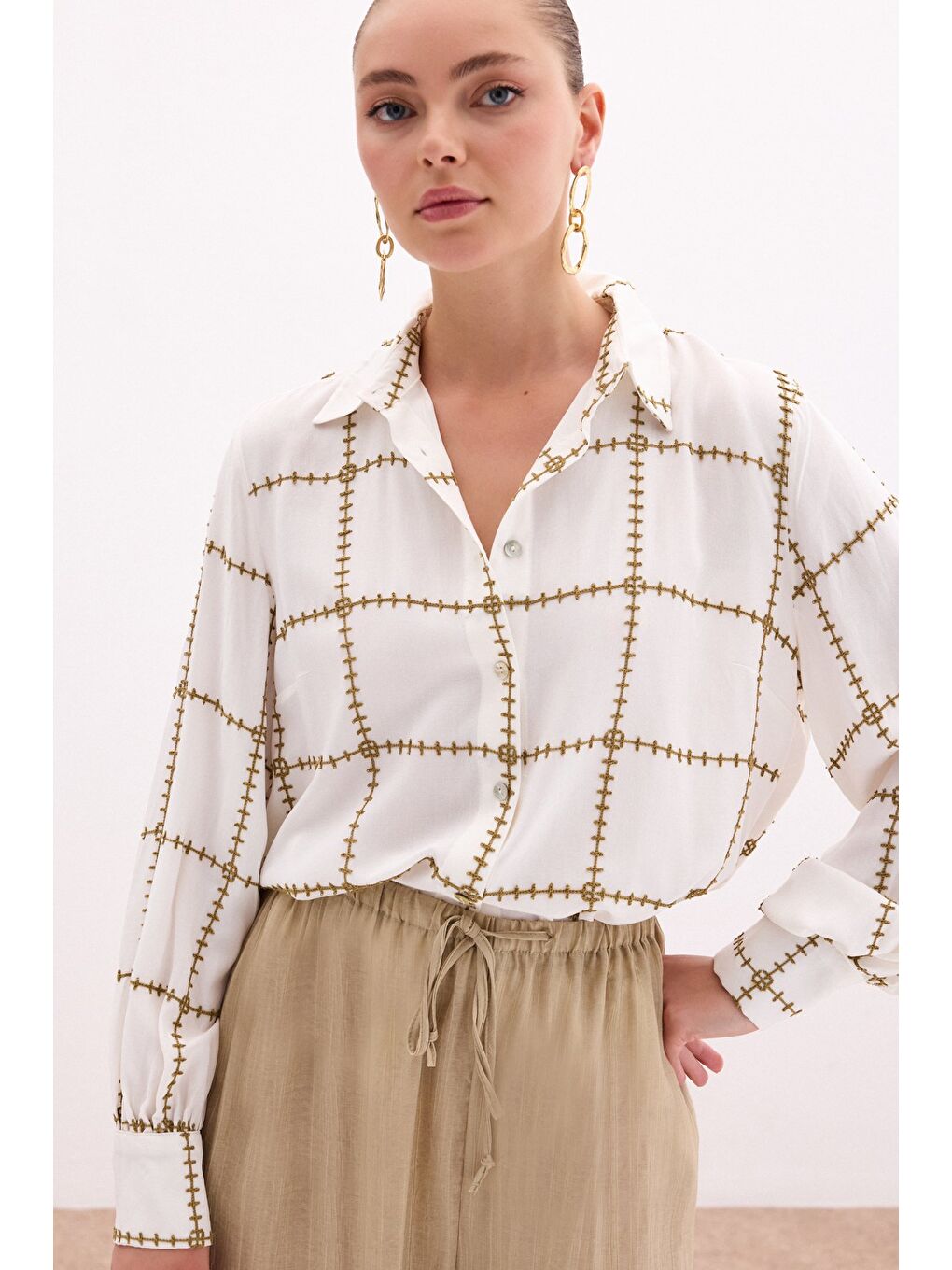 Nakış Detaylı Viskon Gömlek - Haki-4