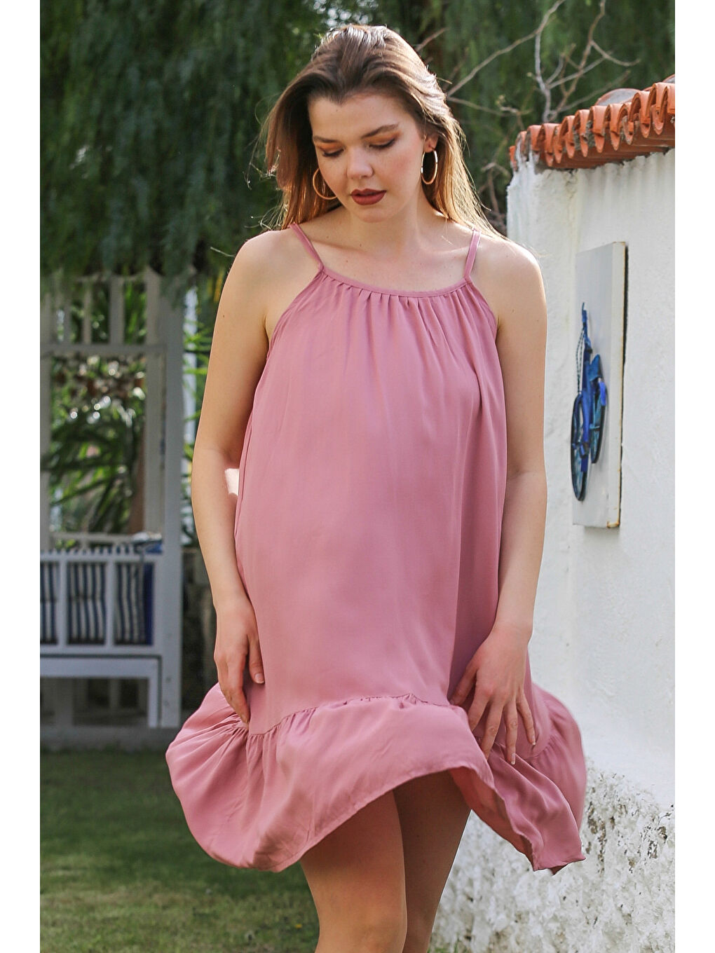 Pastel Pembe Eteği Fırfırlı Ayarlanabilir Askılı Casual Viskon Dokuma Elbise 105 66