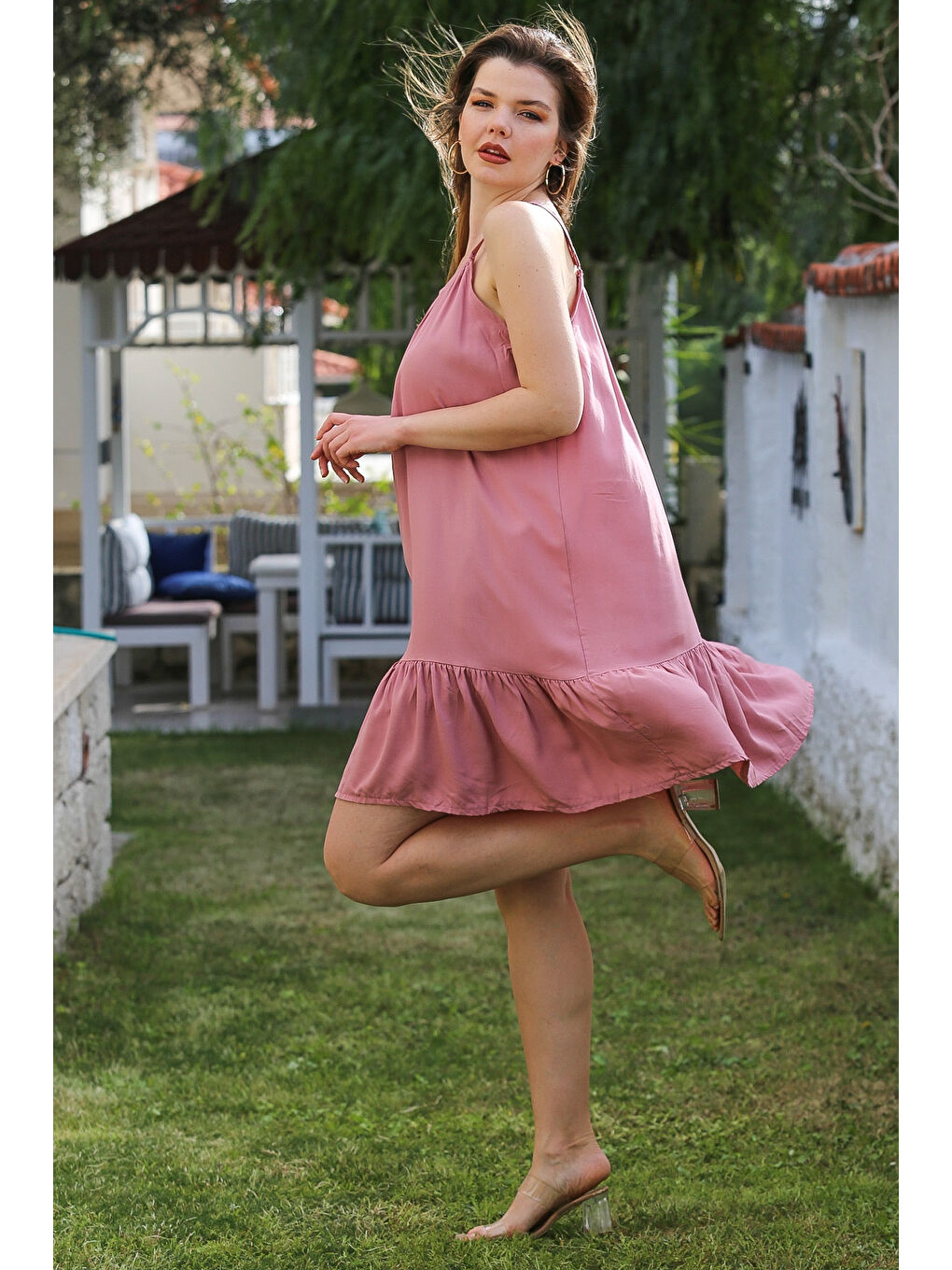 Pastel Pembe Eteği Fırfırlı Ayarlanabilir Askılı Casual Viskon Dokuma Elbise 105 66-4