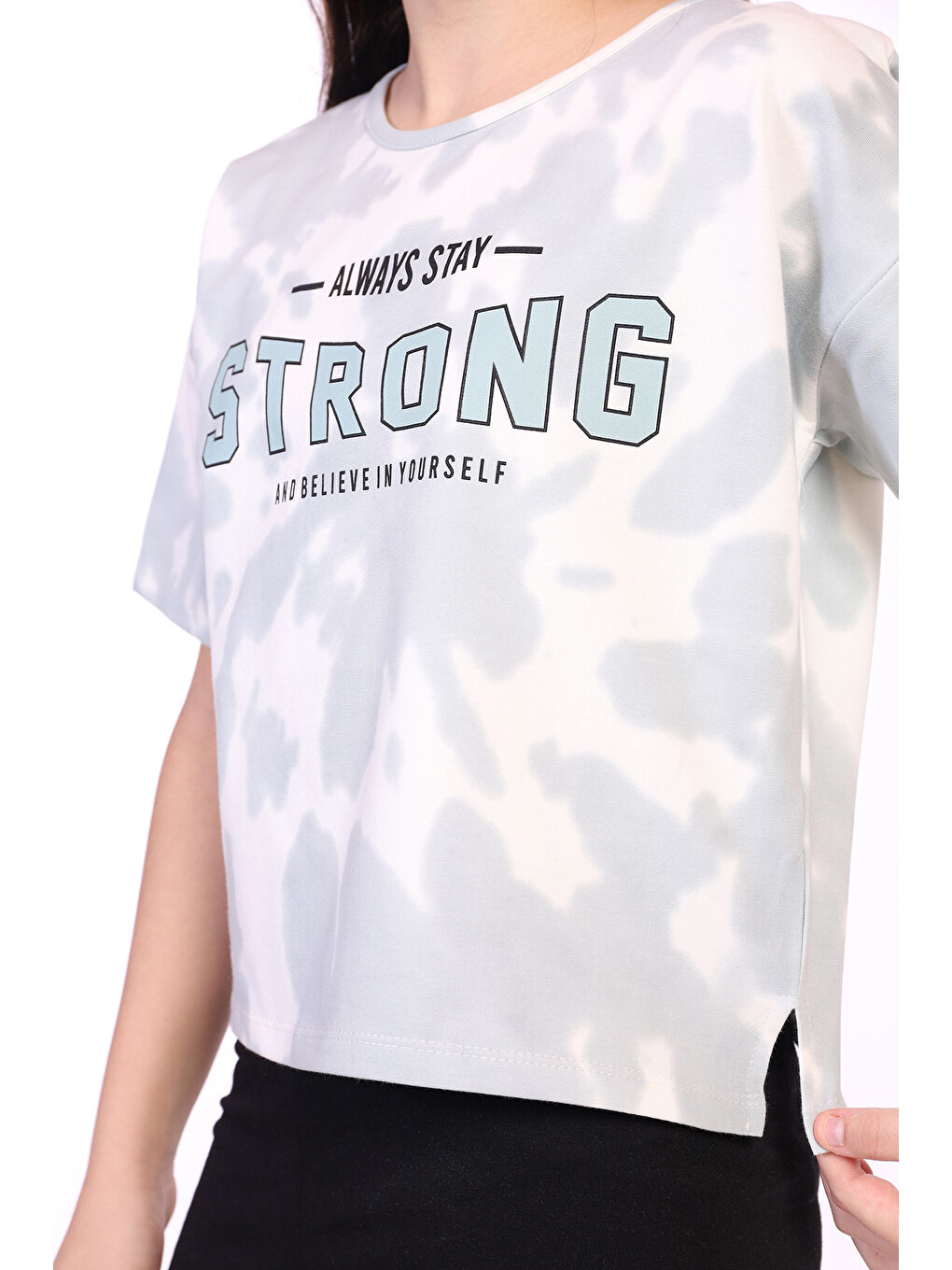 Gri Kız Çocuk Strong Baskılı Batikli Tişört-1