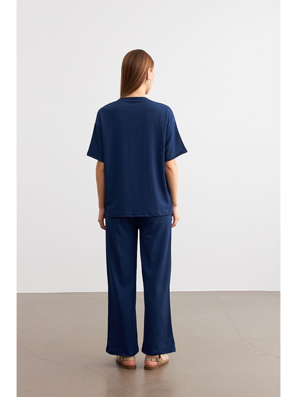 Kadın Lacivert Bisiklet Yaka Kısa Kollu T Shirt Pantolonlu Krinkıl Takım-5