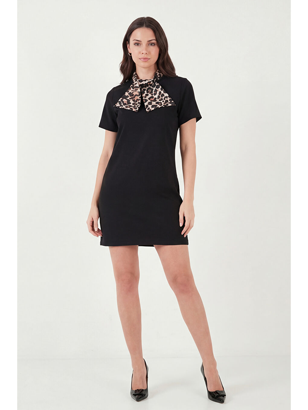 Siyah Fular Yaka Mini Boy Kısa Kol Elbise 6525704-2