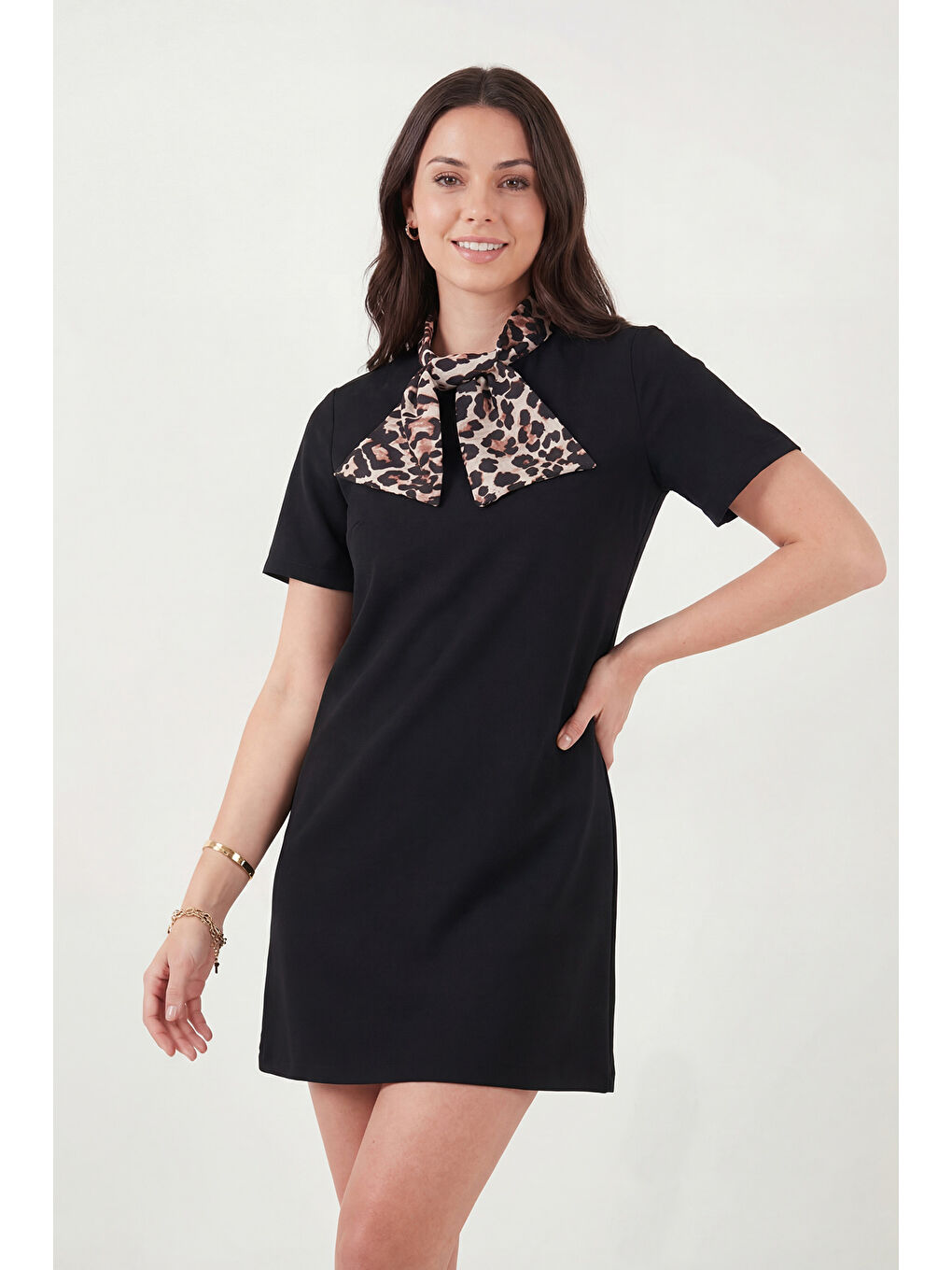 Siyah Fular Yaka Mini Boy Kısa Kol Elbise 6525704-3