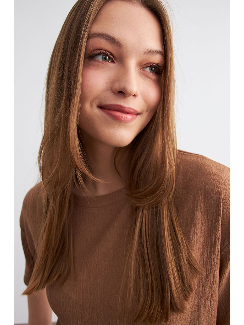 Kahverengi Kadın Camel Bisiklet Yaka Kısa Kollu T Shirt Pantolonlu Krinkıl Takım-3