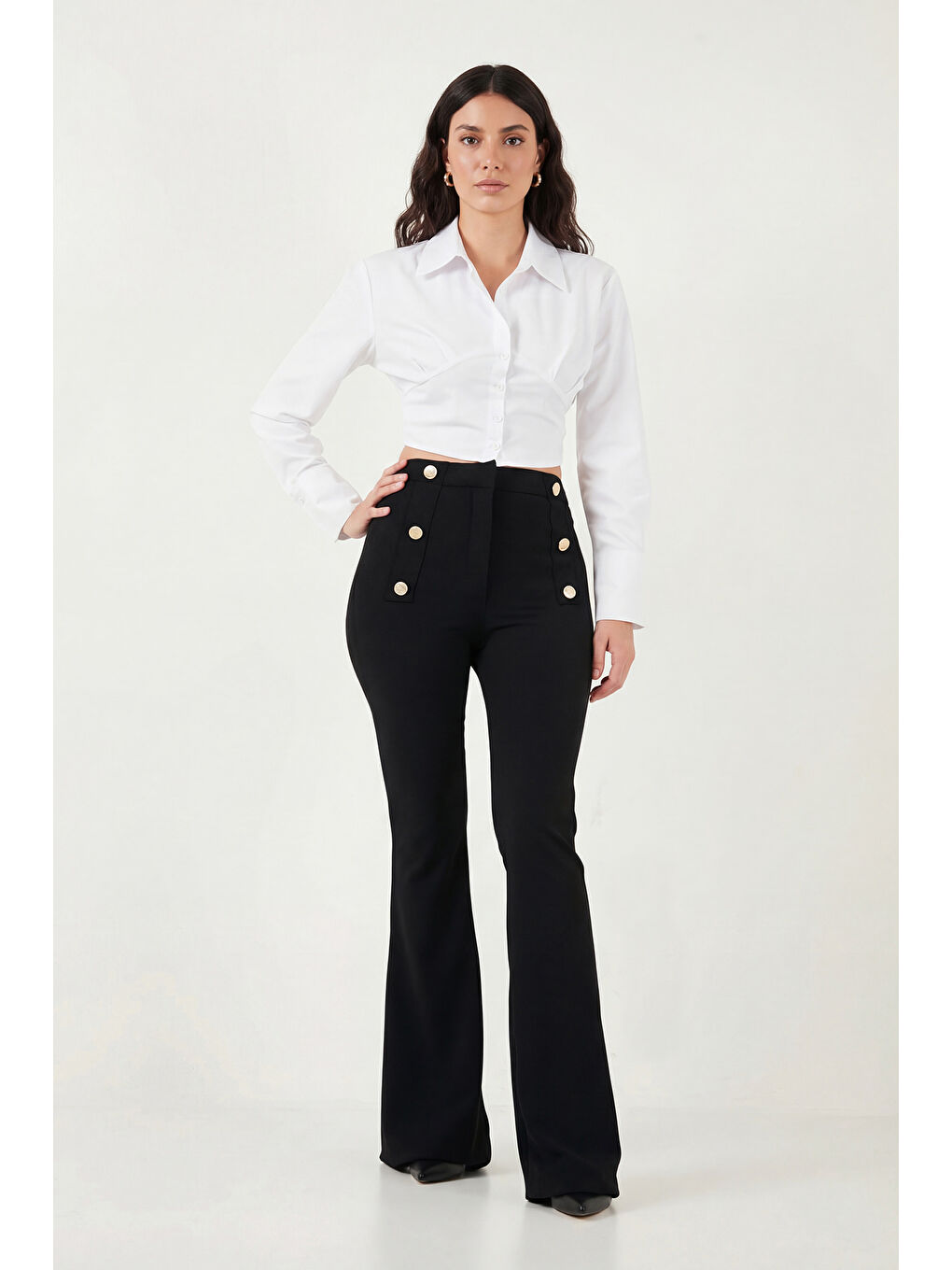 Siyah Yüksek Bel İspanyol Paça Düğme Detaylı Pantolon 6522068-2