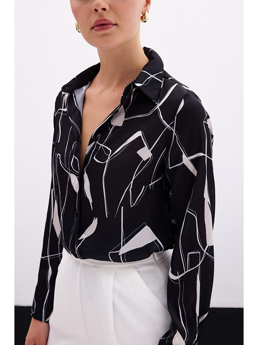 Yırtmaç Detaylı Gömlek - Siyah-5