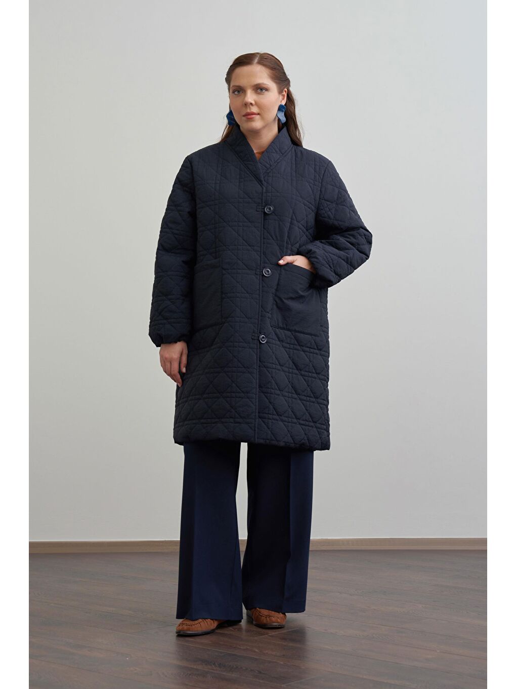 Lacivert-Kapitone Mont