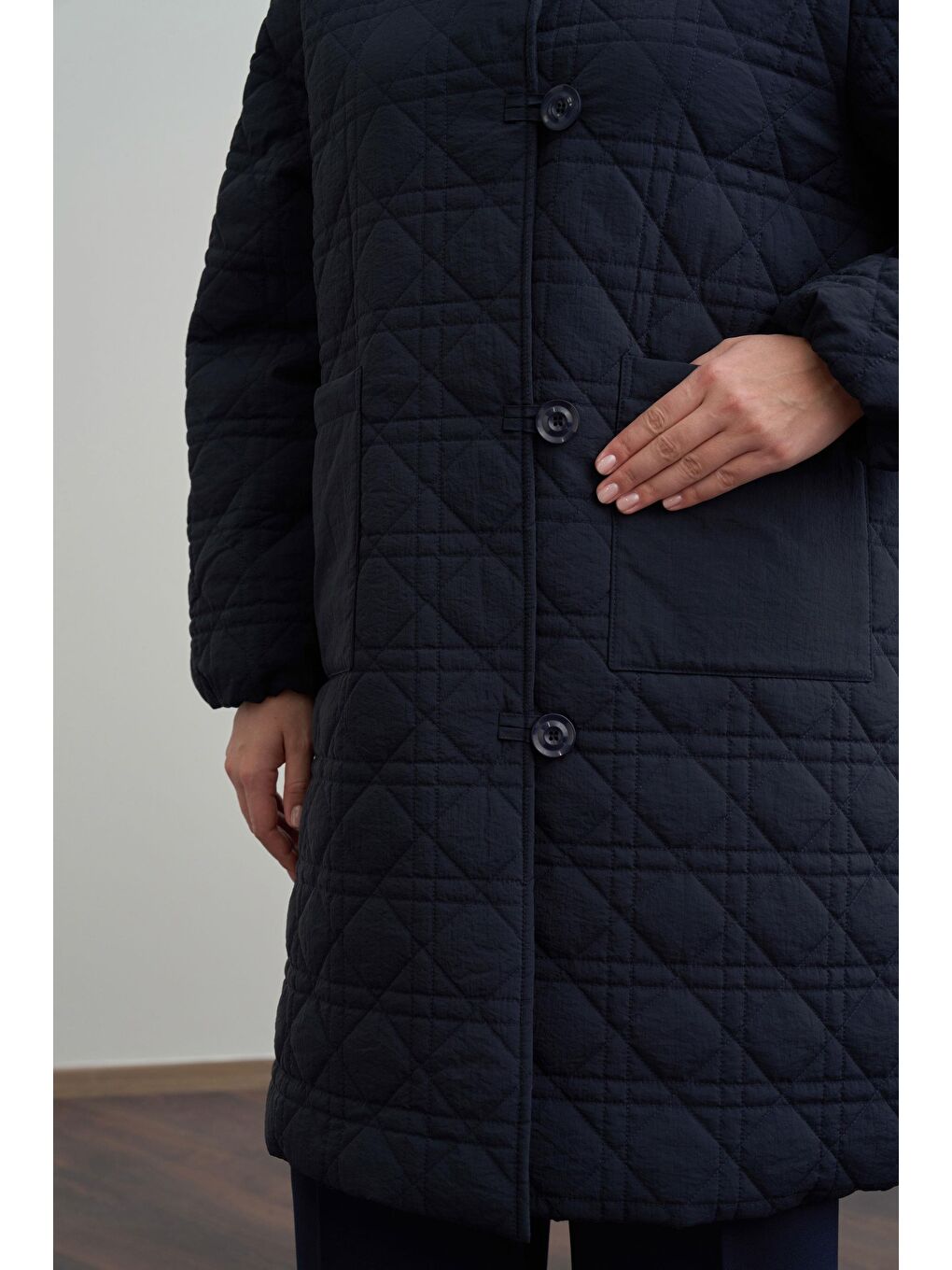 Lacivert-Kapitone Mont-3