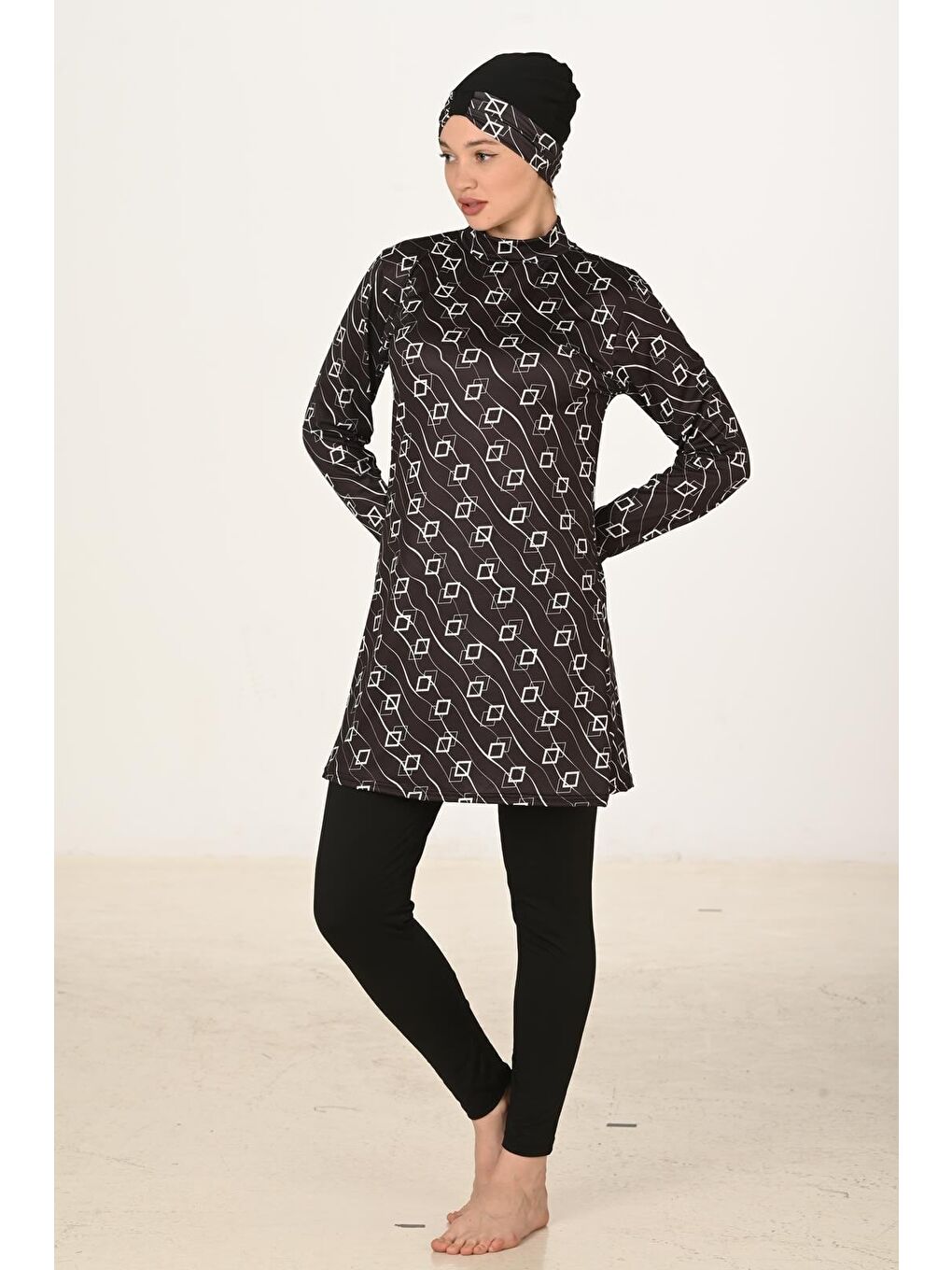 Siyah Tam Kapalı Elastanlı Tesettür Mayo 3416-5