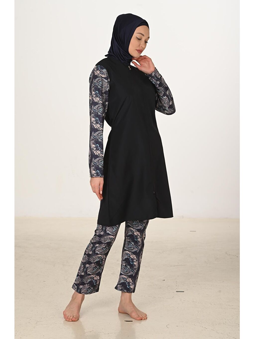 Siyah Tam Kapalı Desenli Paraşüt Kumaş Tesettür Mayo 3432-1