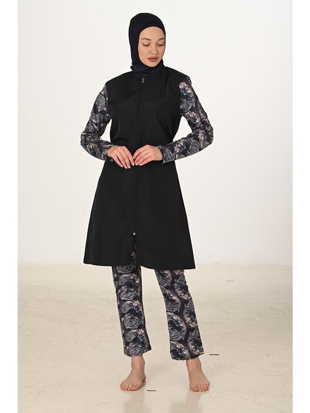 Siyah Tam Kapalı Desenli Paraşüt Kumaş Tesettür Mayo 3432-3