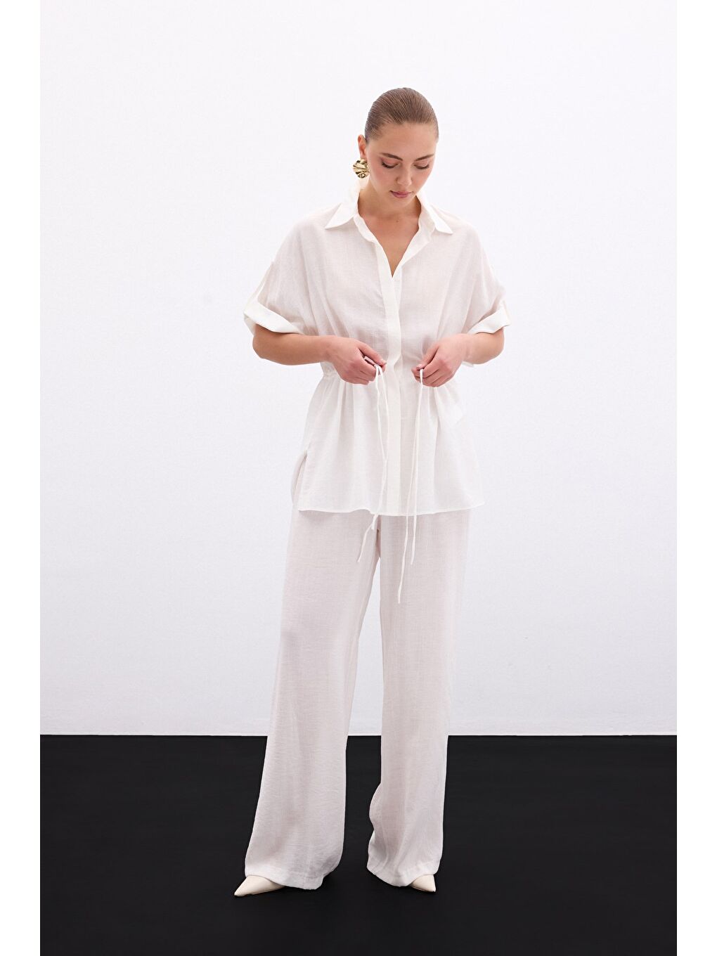 Bel Büzgü Detaylı Gömlek - Ekru-1