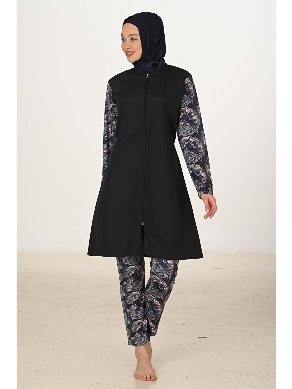 Siyah Tam Kapalı Desenli Paraşüt Kumaş Tesettür Mayo 3432-4