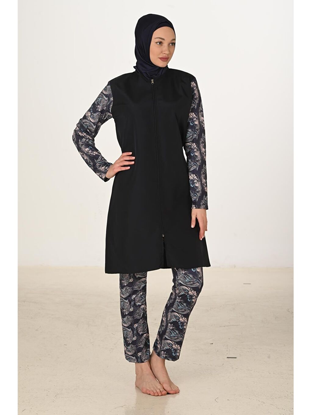 Siyah Tam Kapalı Desenli Paraşüt Kumaş Tesettür Mayo 3432-5