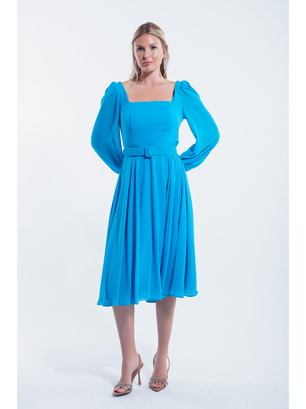 Kadın Turkuaz Kare Yaka Kemerli Midi Şifon Abiye Elbise-3