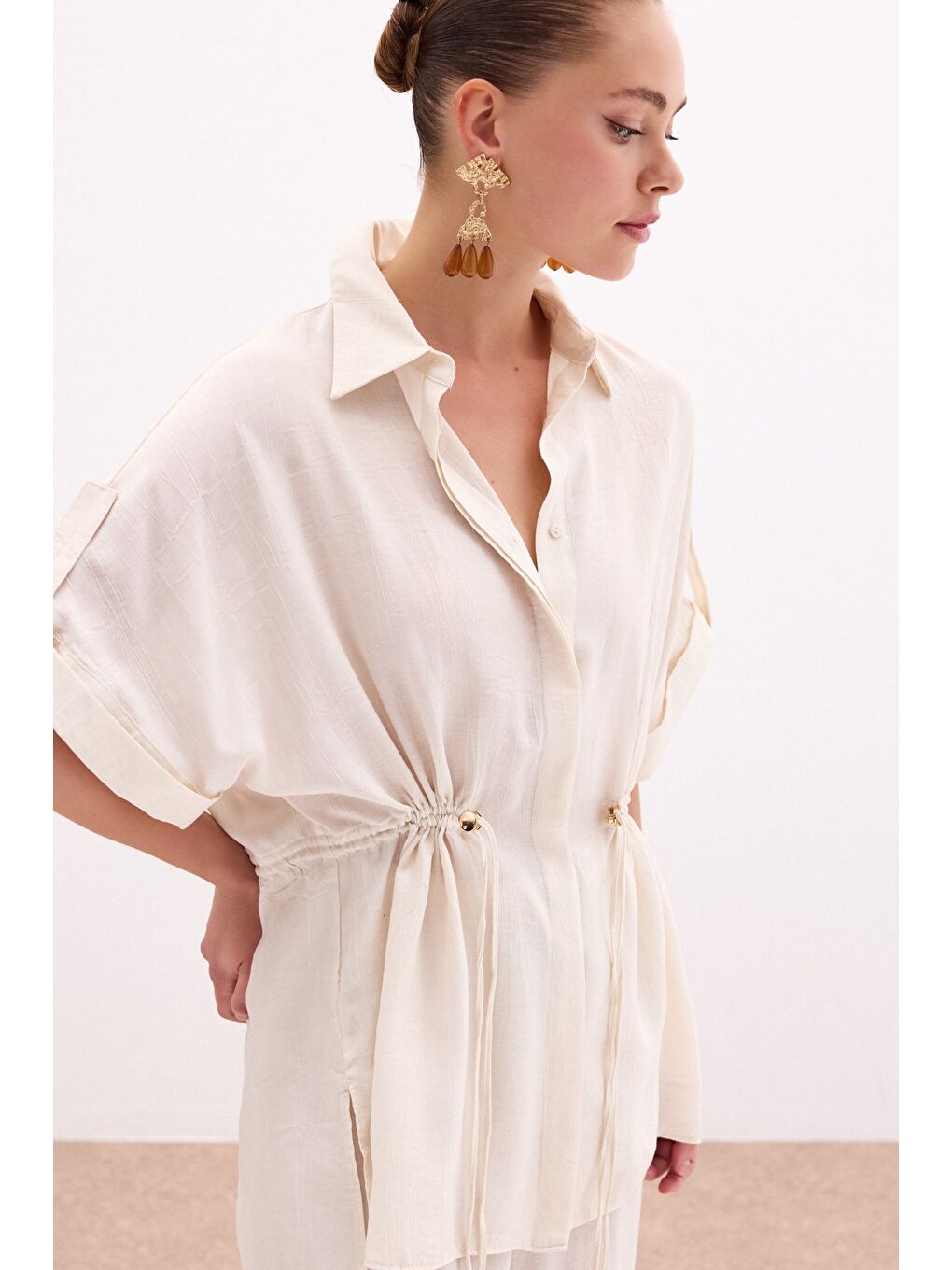 Bej Bel Büzgü Detaylı Gömlek - Taş-6