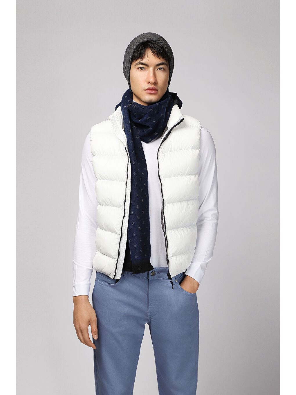 Beyaz Kapitone Çantalı Spor Şişme Yelek