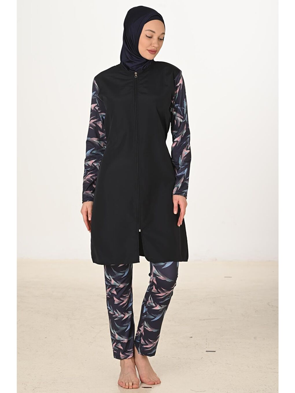 Siyah Tam Kapalı Desenli Paraşüt Kumaş Tesettür Mayo 3433-1