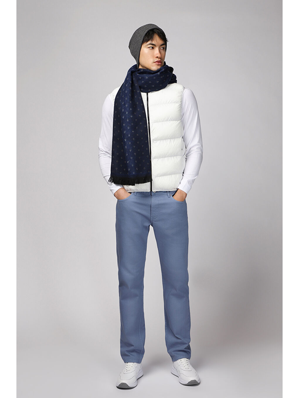 Beyaz Kapitone Çantalı Spor Şişme Yelek-2