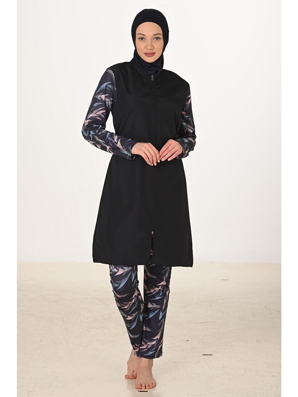 Siyah Tam Kapalı Desenli Paraşüt Kumaş Tesettür Mayo 3433-2