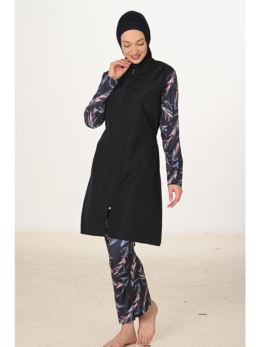 Siyah Tam Kapalı Desenli Paraşüt Kumaş Tesettür Mayo 3433-3