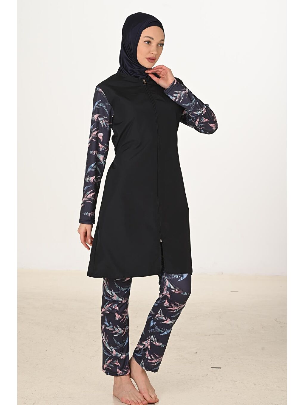 Siyah Tam Kapalı Desenli Paraşüt Kumaş Tesettür Mayo 3433-4