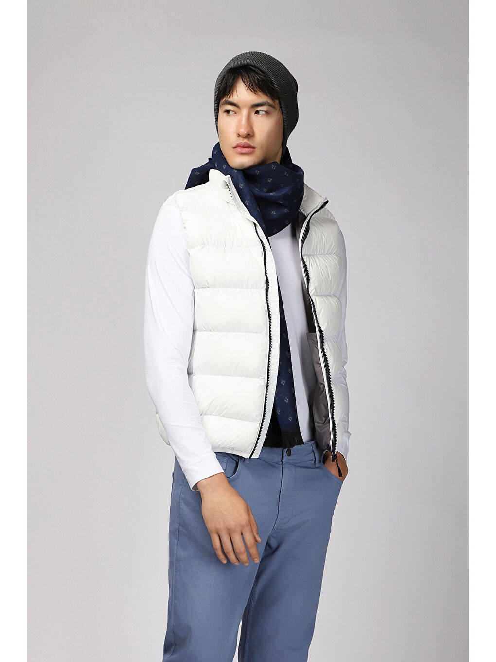 Beyaz Kapitone Çantalı Spor Şişme Yelek-3