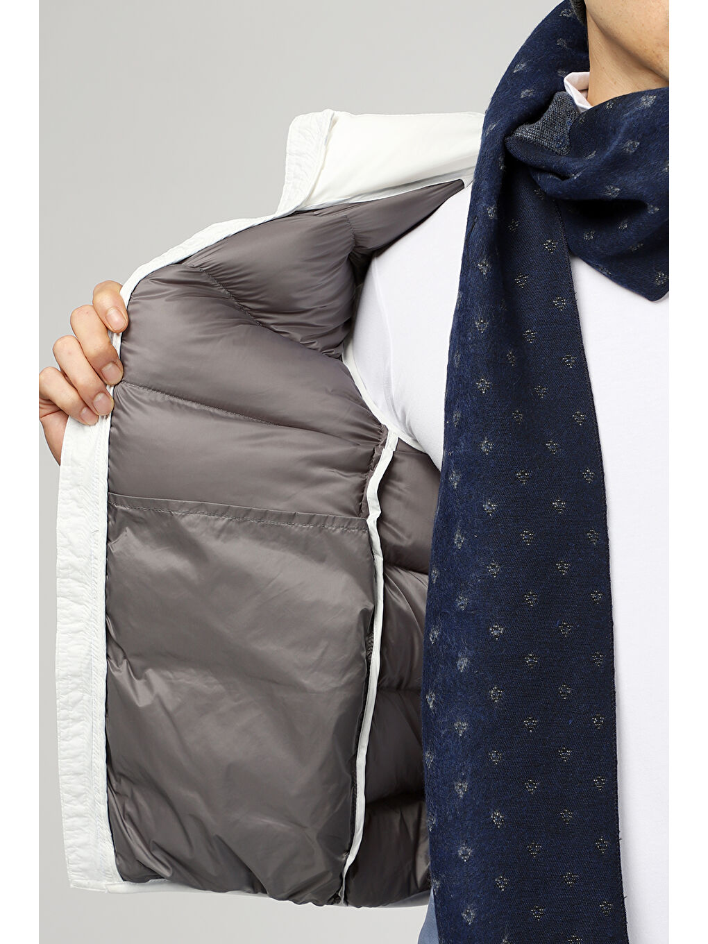 Beyaz Kapitone Çantalı Spor Şişme Yelek-5