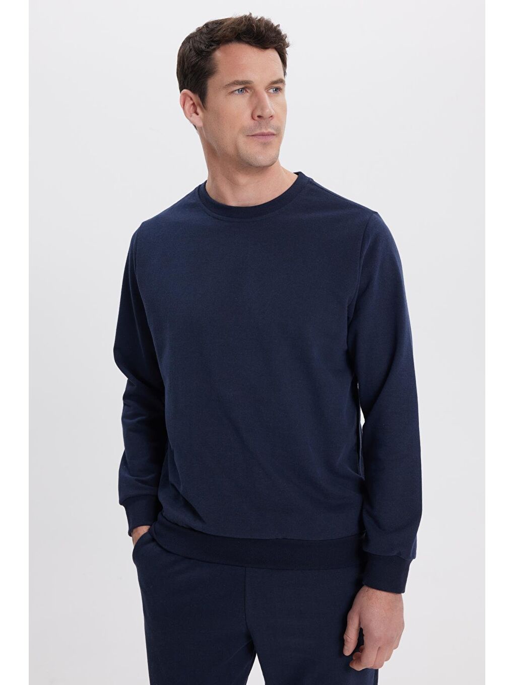 Erkek Regular Fit Klasik Kesim Pamuklu 2 İplik Yumuşak Dokulu Bisiklet Yaka Lacivert Eşofman Takımı-1