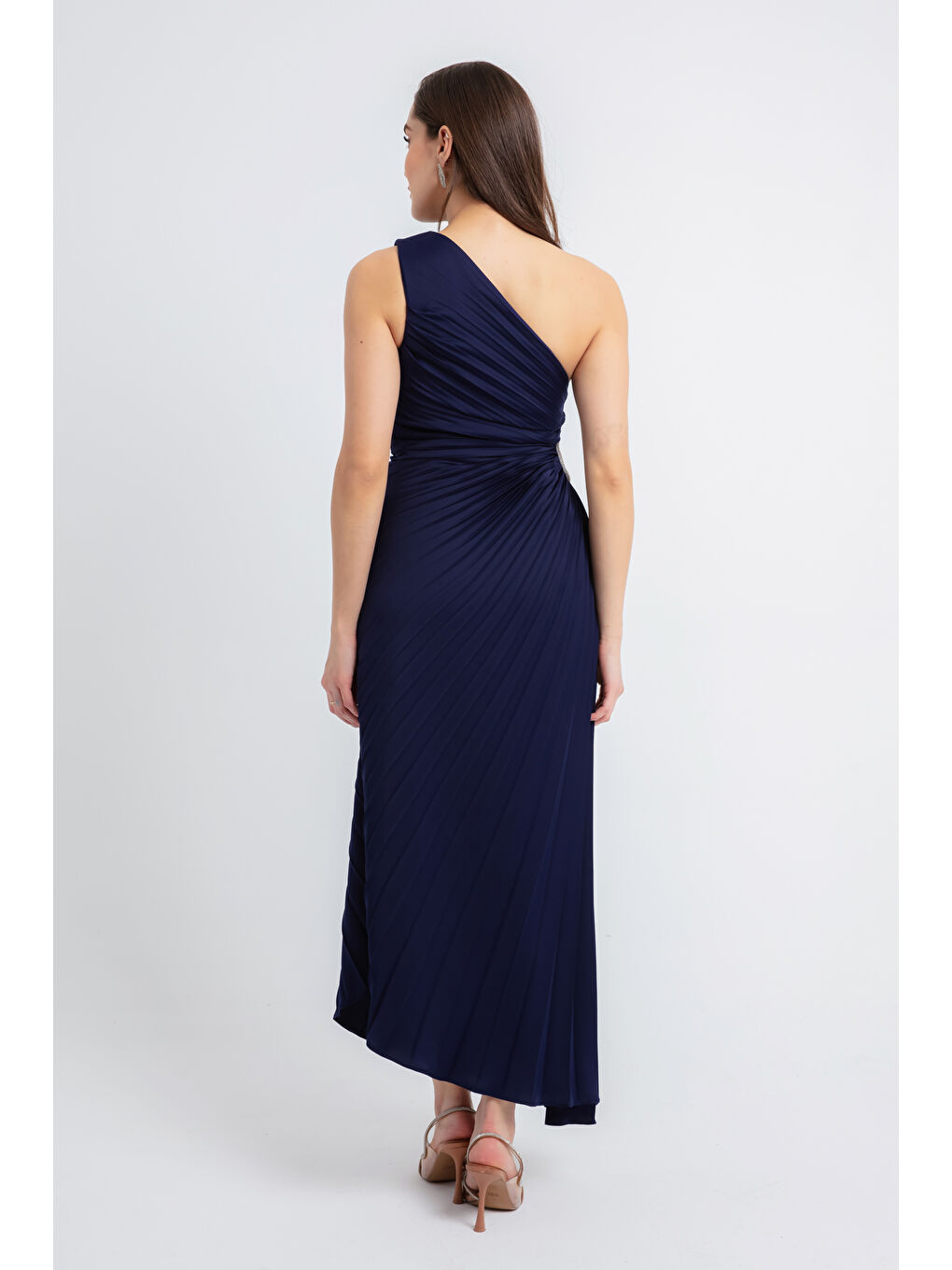 Kadın Lacivert Tek Omuz Piliseli Saten Asimetrik Kesim Midi Abiye Elbise-4