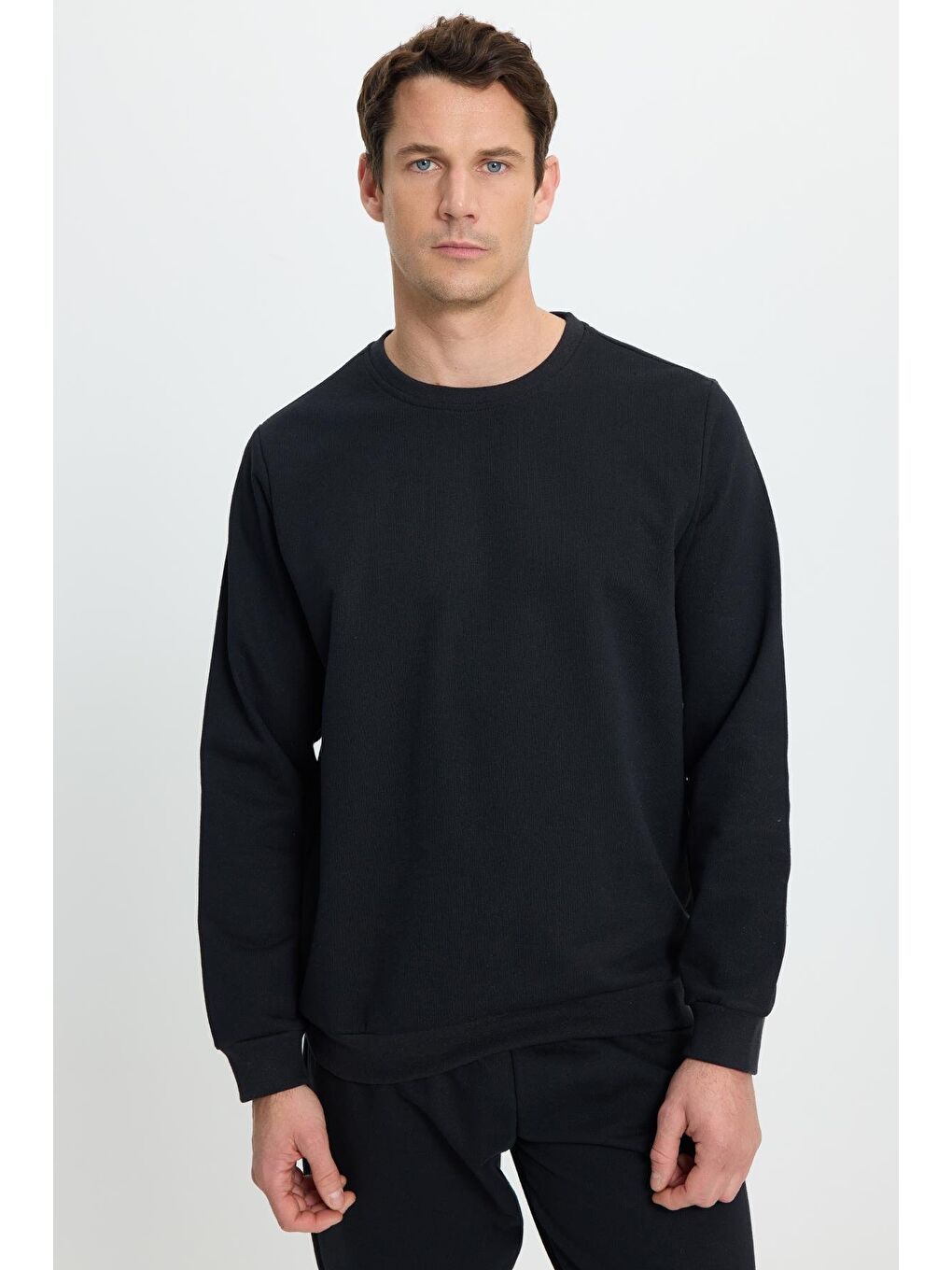 Erkek Regular Fit Klasik Kesim Pamuklu 2 İplik Yumuşak Dokulu Bisiklet Yaka Siyah Eşofman Takımı-1