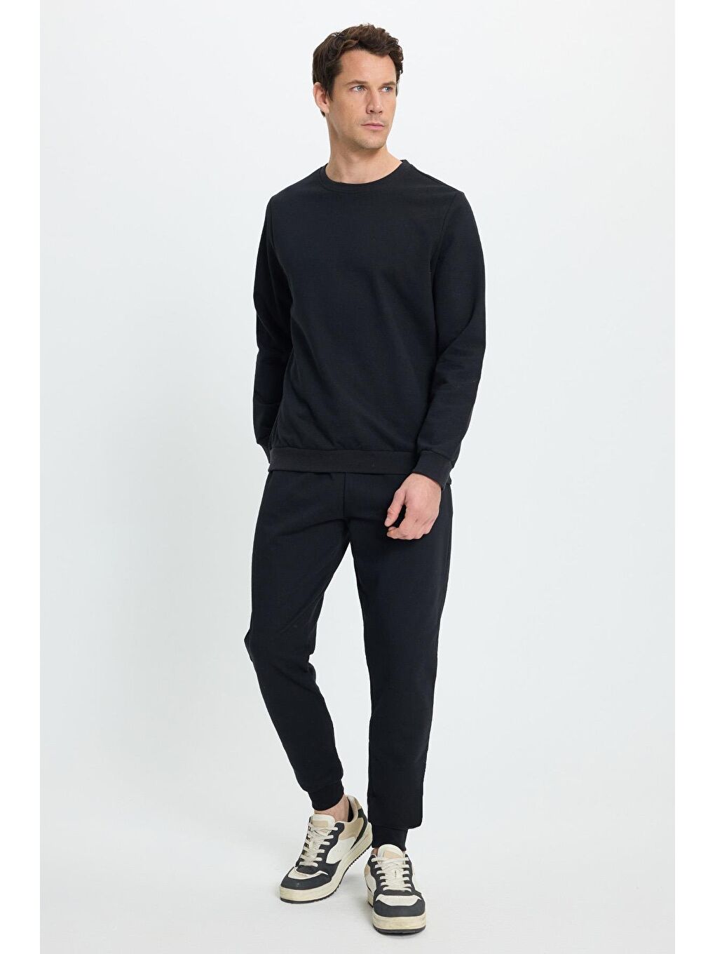 Erkek Regular Fit Klasik Kesim Pamuklu 2 İplik Yumuşak Dokulu Bisiklet Yaka Siyah Eşofman Takımı-3