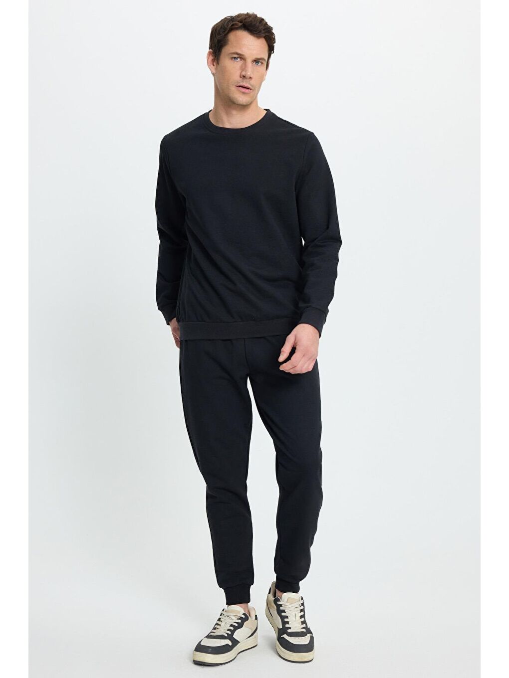 Erkek Regular Fit Klasik Kesim Pamuklu 2 İplik Yumuşak Dokulu Bisiklet Yaka Siyah Eşofman Takımı-4