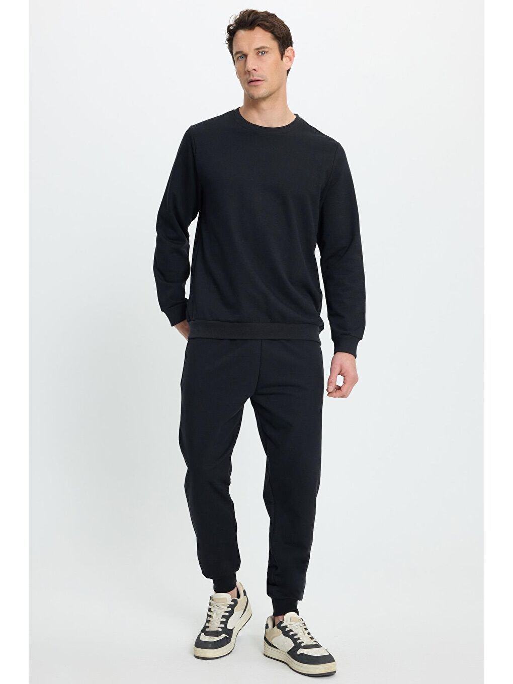 Erkek Regular Fit Klasik Kesim Pamuklu 2 İplik Yumuşak Dokulu Bisiklet Yaka Siyah Eşofman Takımı-5