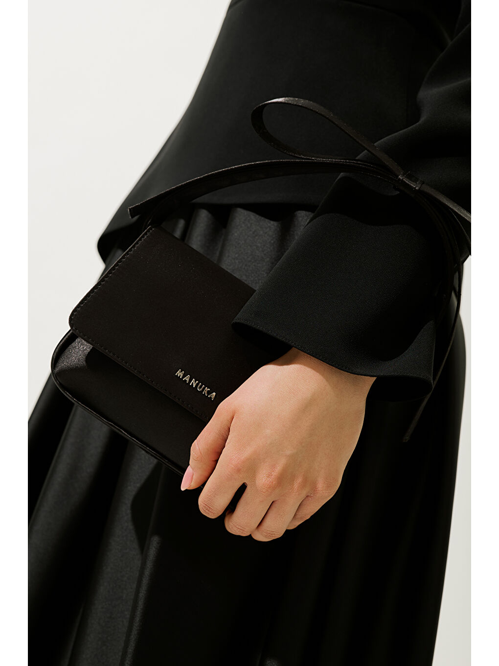 Fiyonk Detaylı Çanta Siyah-1