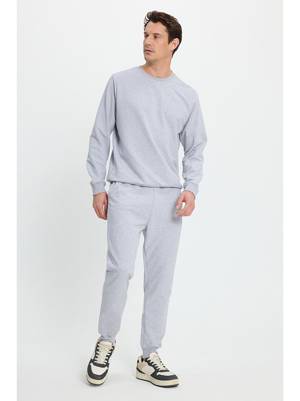 Erkek Regular Fit Klasik Kesim Pamuklu 2 İplik Yumuşak Dokulu Bisiklet Yaka Gri Eşofman Takımı