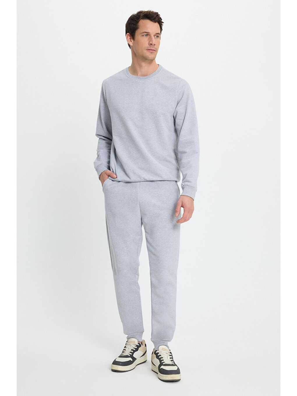 Erkek Regular Fit Klasik Kesim Pamuklu 2 İplik Yumuşak Dokulu Bisiklet Yaka Gri Eşofman Takımı-3