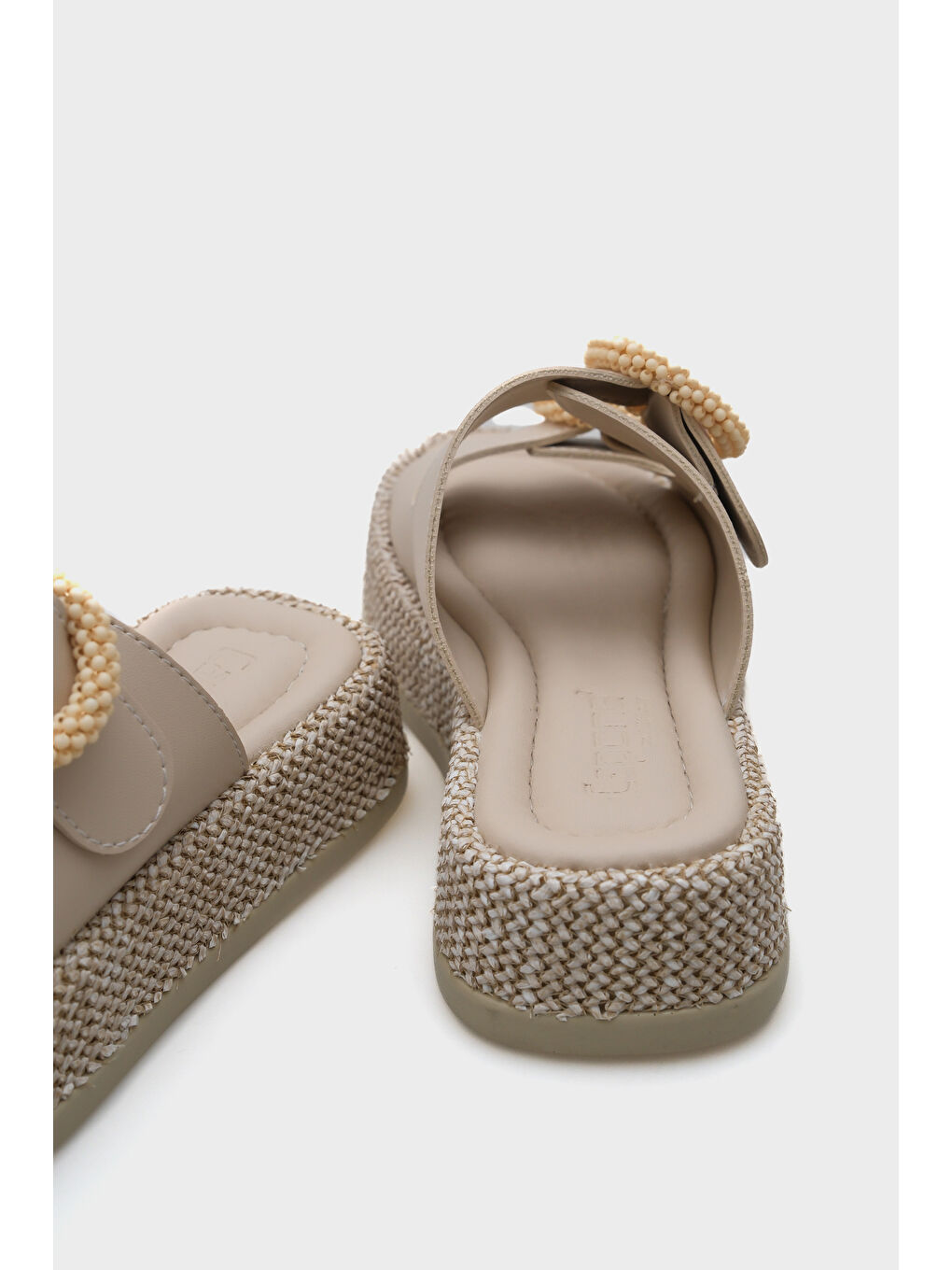 Bej Marla Çift Tokalı Dolgu Topuklu Konfor Kadın Terlik-5