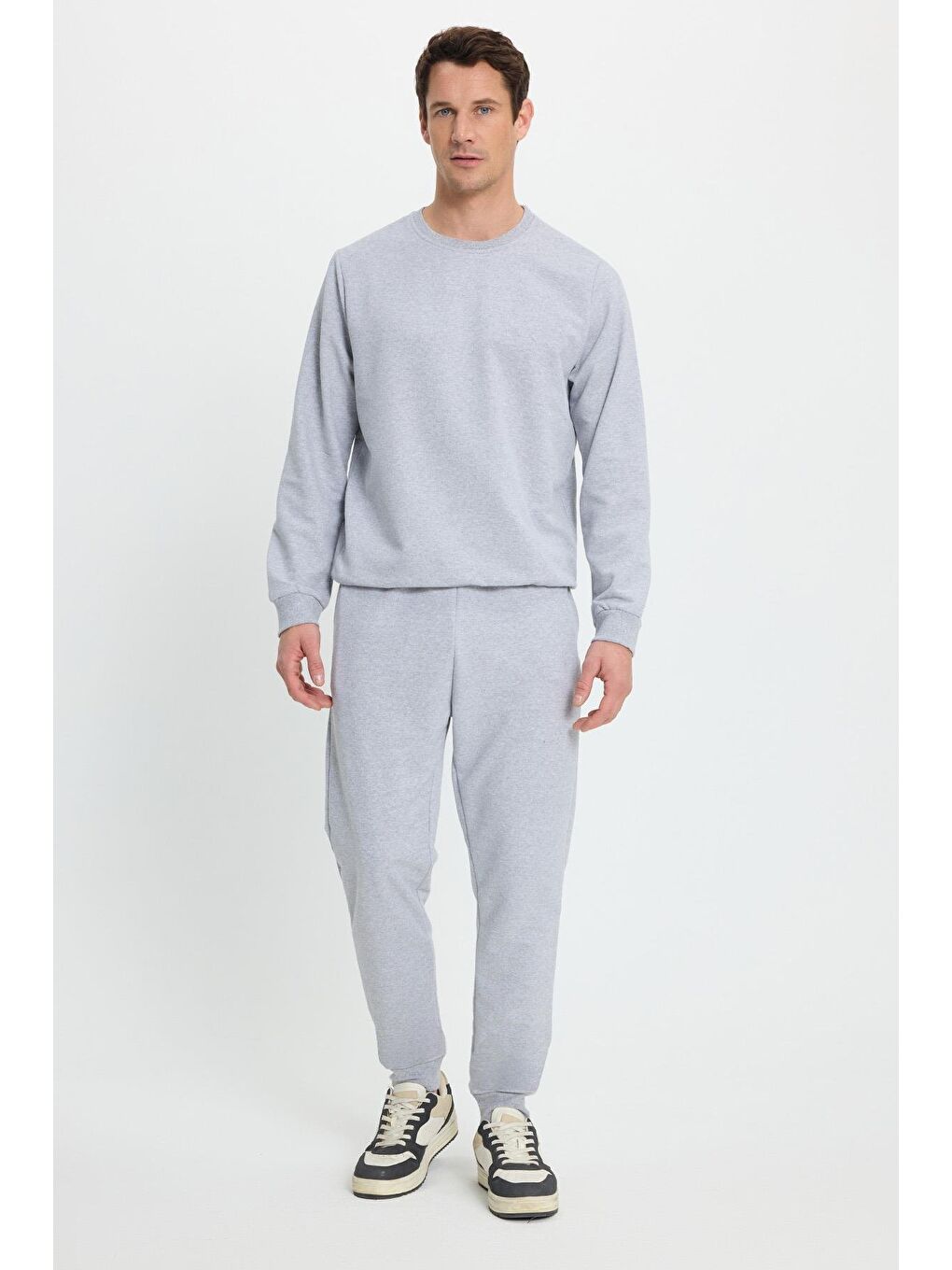 Erkek Regular Fit Klasik Kesim Pamuklu 2 İplik Yumuşak Dokulu Bisiklet Yaka Gri Eşofman Takımı-4