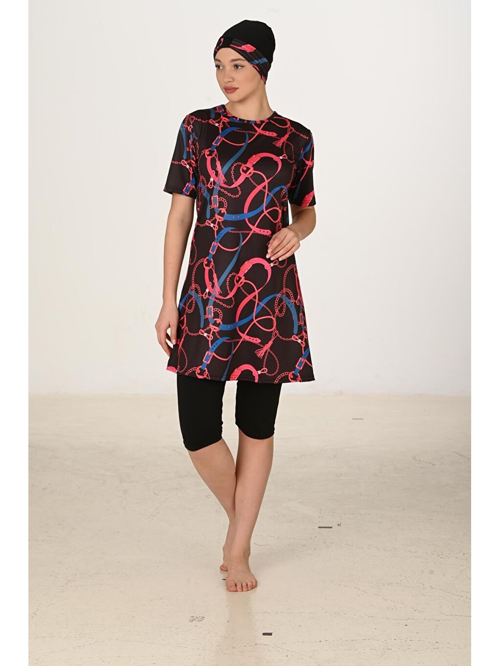 Siyah Kısa Kollu Elastanlı Yarı Kapalı Tesettür Mayo 3451-2