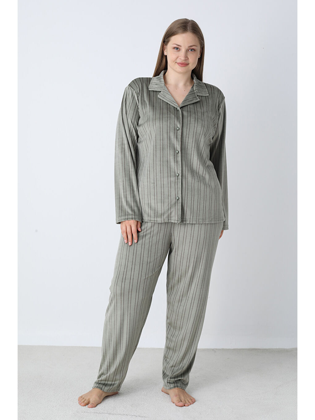 Kadın Önü Düğmeli Kadife Pijama Takımı 25374 Haki-1