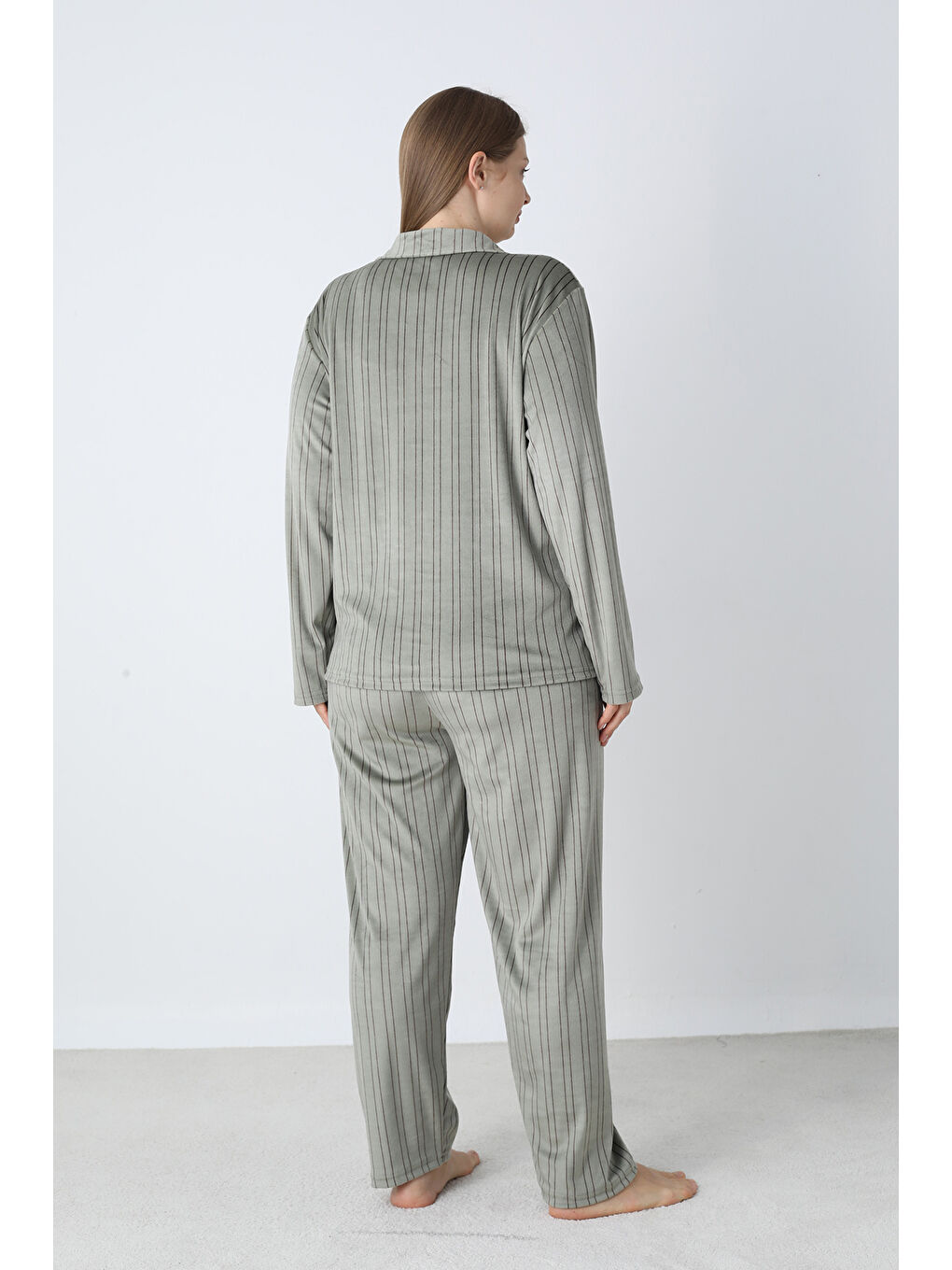 Kadın Önü Düğmeli Kadife Pijama Takımı 25374 Haki-2