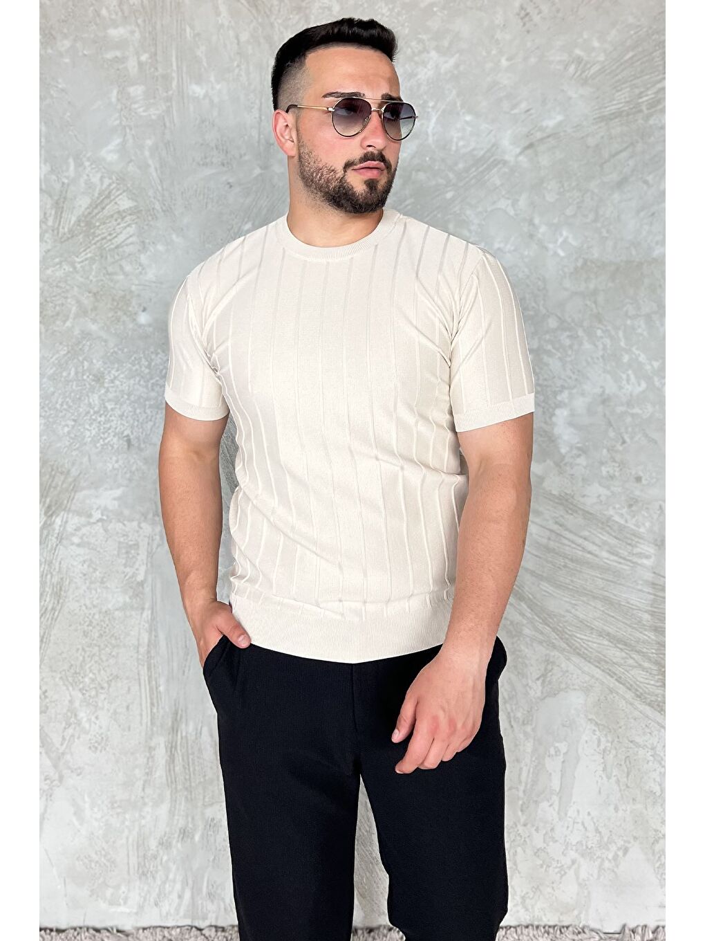 Bej Erkek Bisiklet Yaka Kendinden Çizgi Desenli Triko Tişört