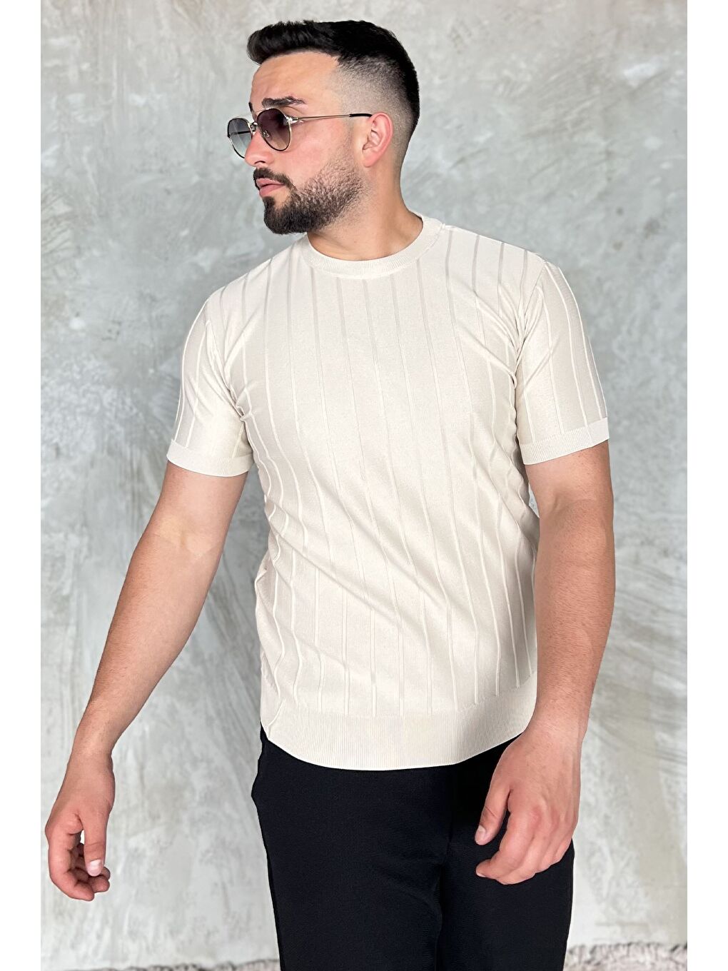 Bej Erkek Bisiklet Yaka Kendinden Çizgi Desenli Triko Tişört-1